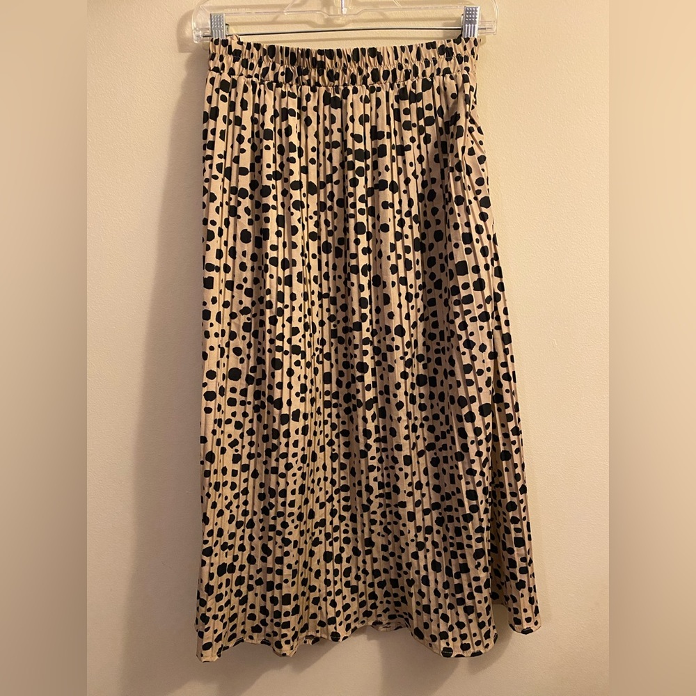 Brown/Tan Dalmatian print pleated skirt